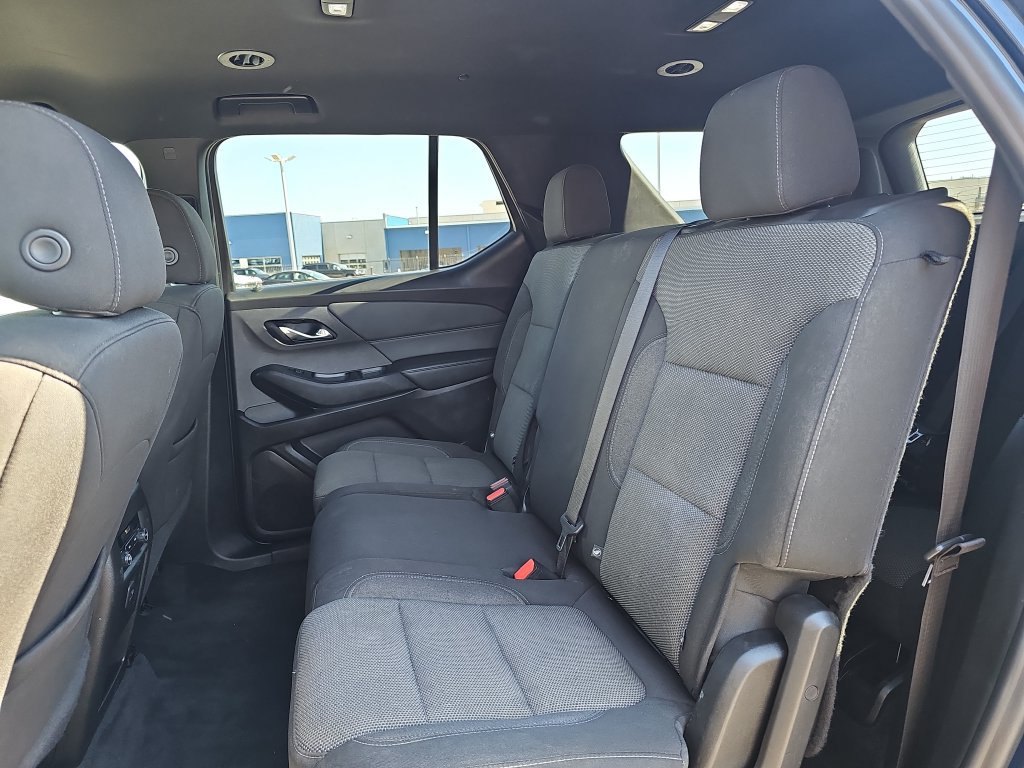 Used 2023 Chevrolet Traverse LT FWD image 13