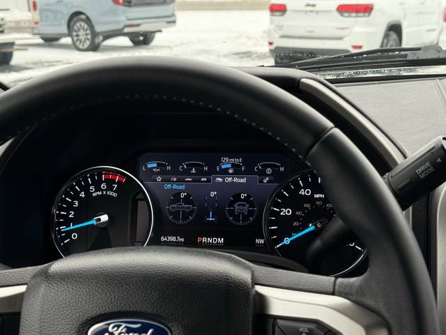 Certified 2022 Ford F350 Lariat w/ Black Appearance Package image 9