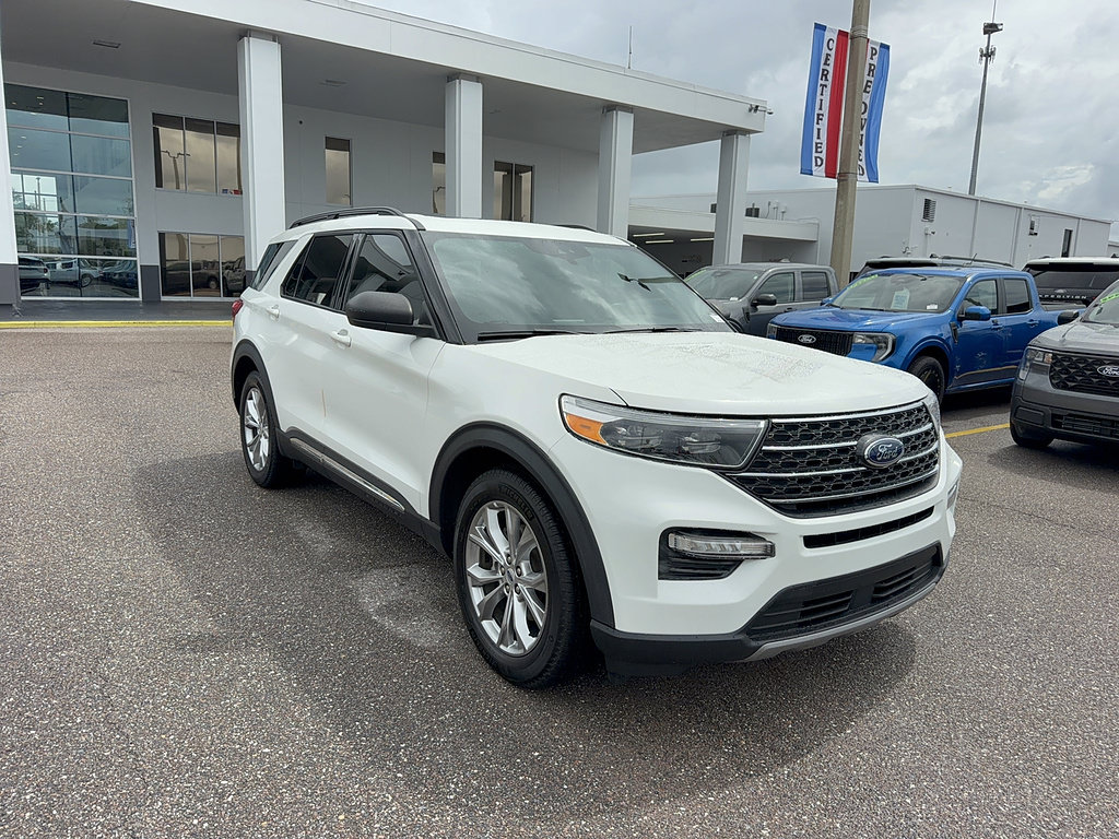 Certified 2024 Ford Explorer XLT w/ Equipment Group 202A RWD image 4