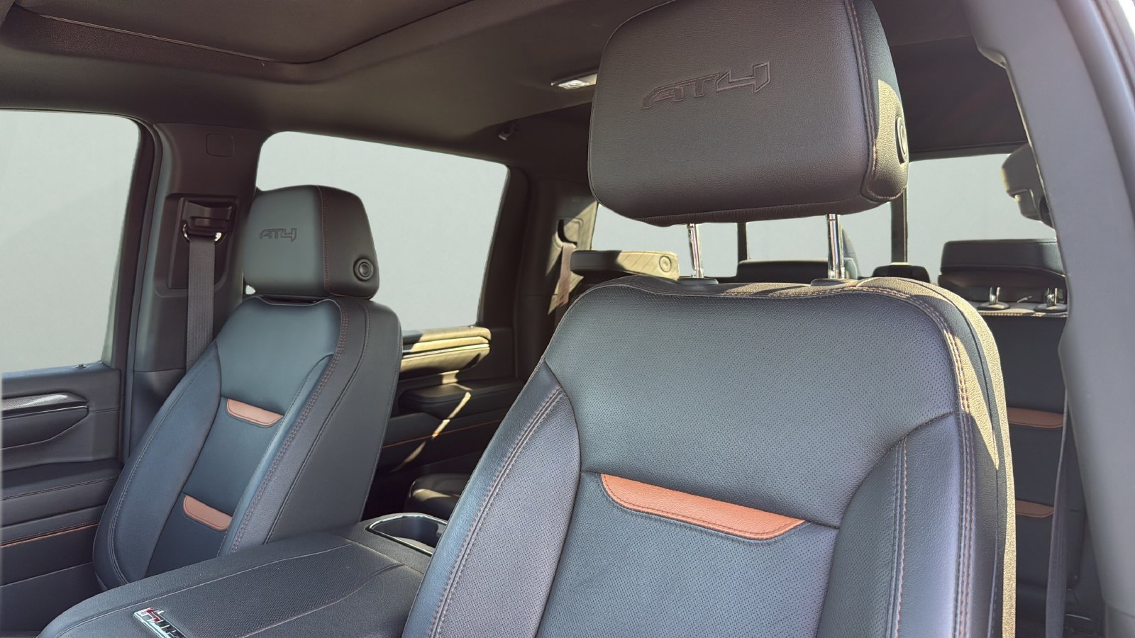 Used 2024 GMC Sierra 2500 AT4 w/ AT4 Premium Plus Package AWD/4WD image 9