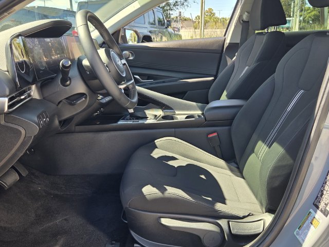 Used 2023 Hyundai Elantra SEL w/ Convenience Package FWD image 12