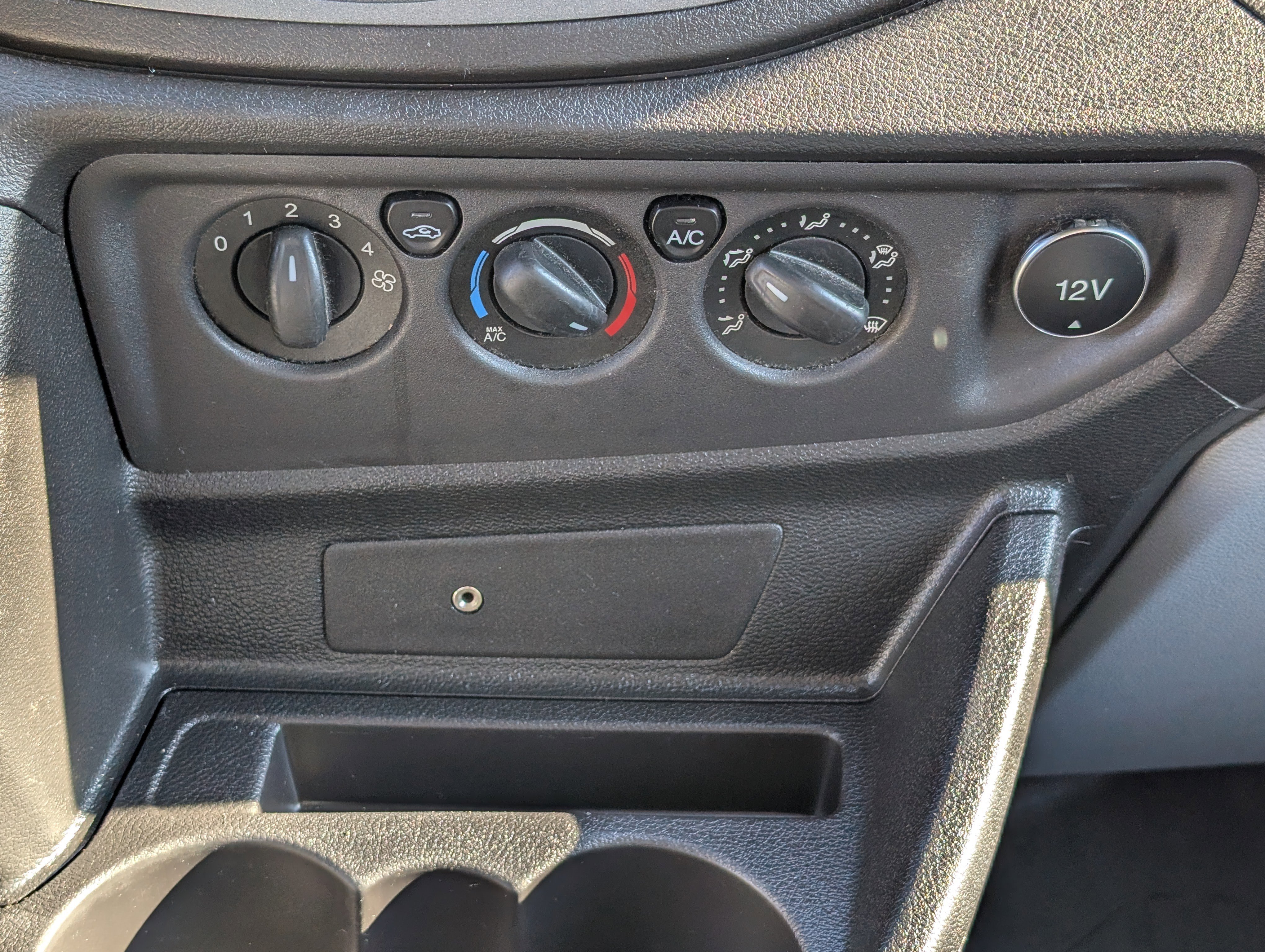 Certified 2019 Ford Transit 250 130 Low Roof image 21