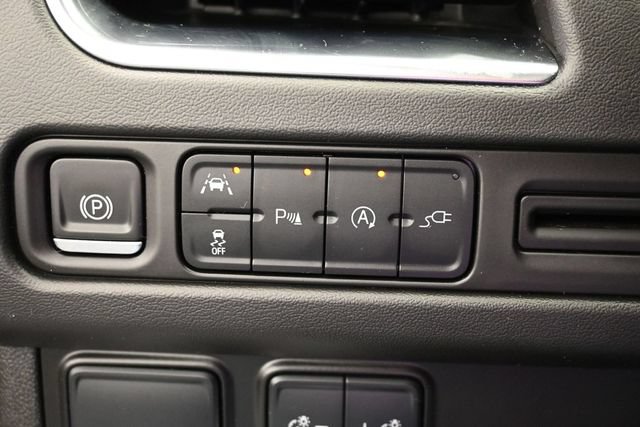 Used 2021 GMC Yukon SLT RWD image 24