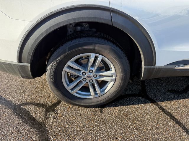 Certified 2022 Ford Explorer XLT w/ Equipment Group 202A image 32