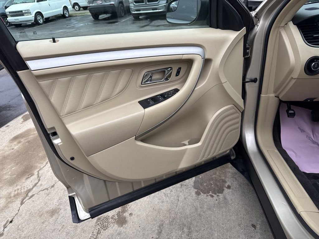 Certified 2018 Ford Taurus SE image 17