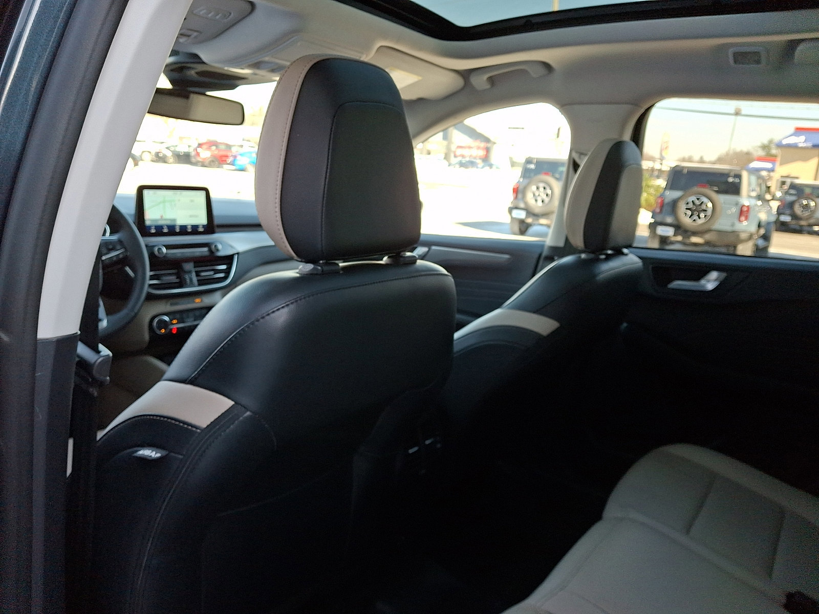 Certified 2022 Ford Escape Titanium w/ Class II Trailer Tow Package image 12