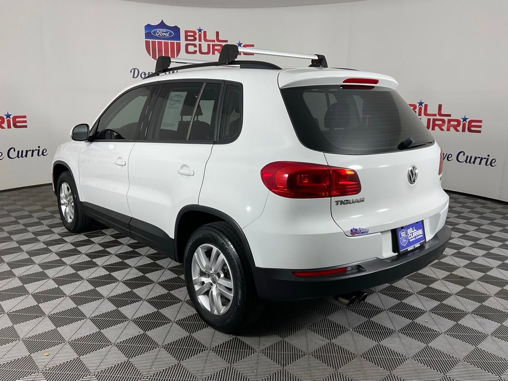 Used 2017 Volkswagen Tiguan S image 3