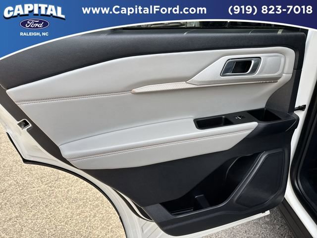 Certified 2025 Ford Explorer Active w/ Active Comfort Package AWD/4WD image 17