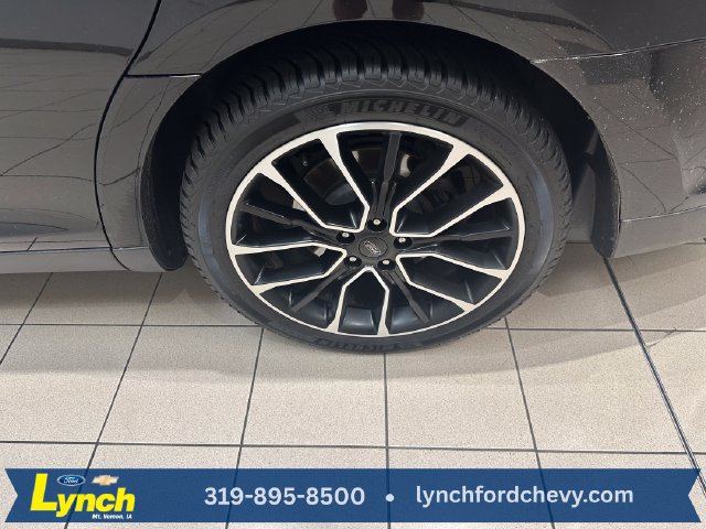 Certified 2018 Ford Taurus SEL w/ Equipment Group 201A AWD/4WD image 28