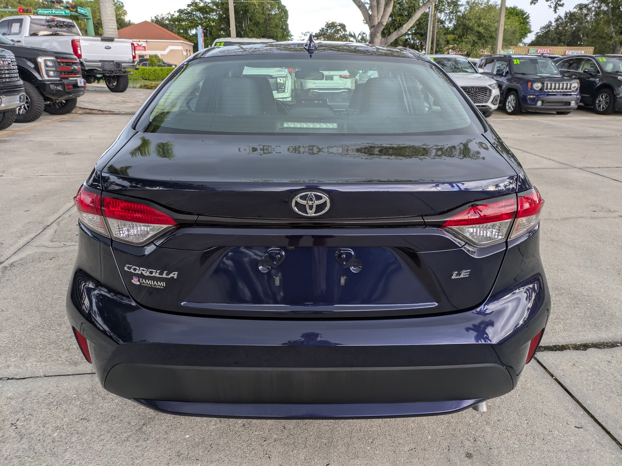 Used 2022 Toyota Corolla LE FWD image 5