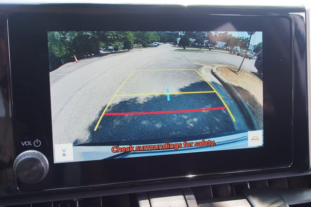 Used 2024 Toyota RAV4 LE FWD image 31