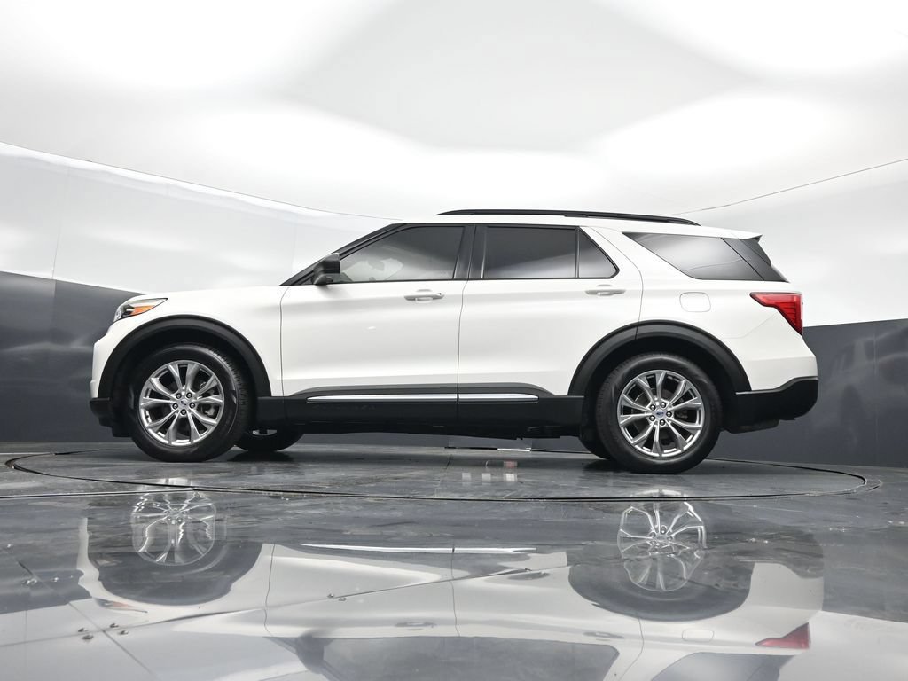 Certified 2021 Ford Explorer XLT w/ Equipment Group 202A RWD image 7