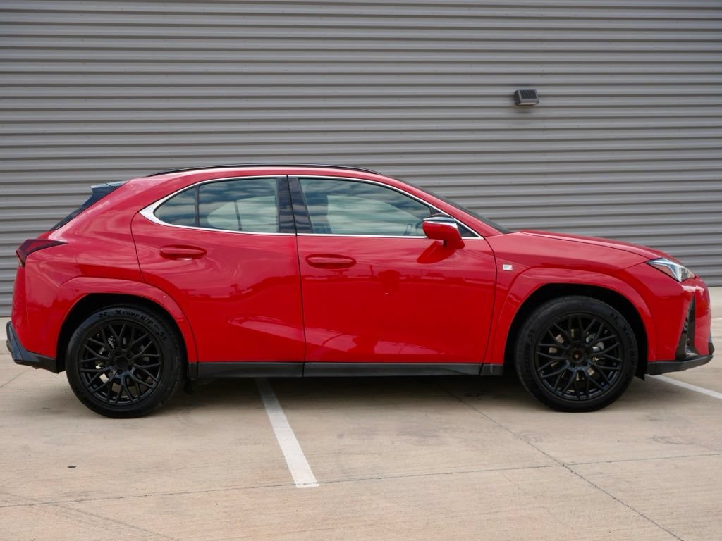 Used 2023 Lexus UX 250h F Sport FWD image 2