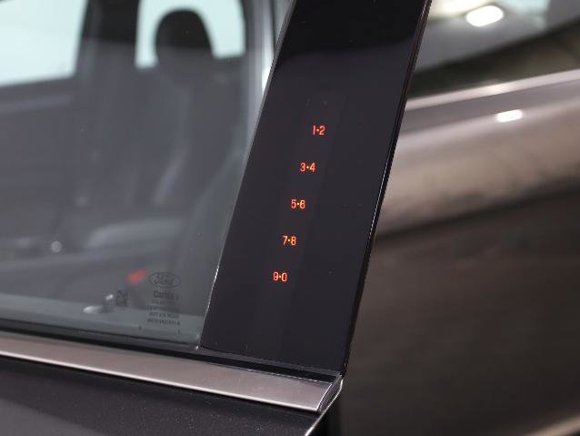 Certified 2018 Ford Taurus SEL w/ Equipment Group 201A image 21