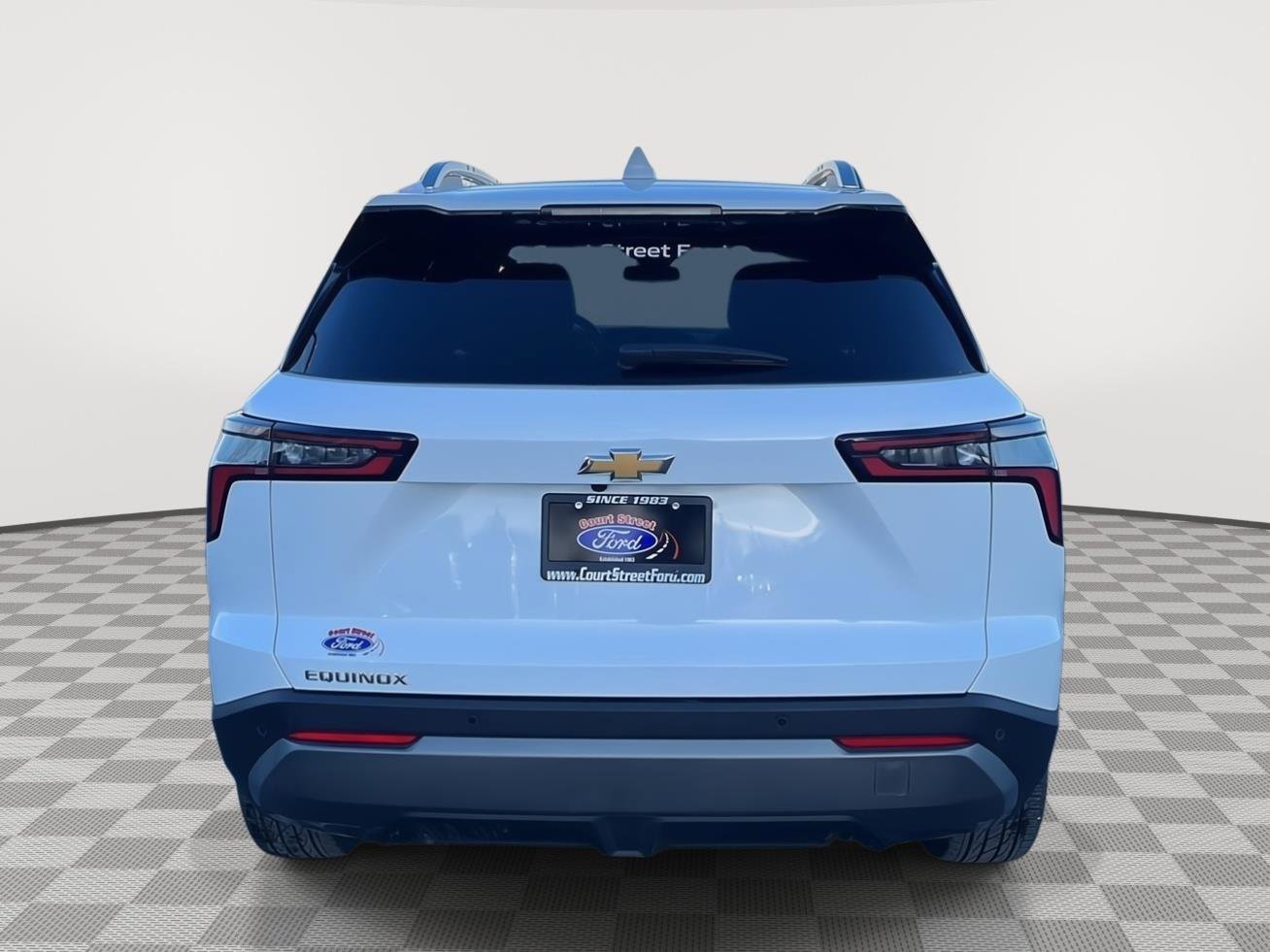 Used 2025 Chevrolet Equinox LT w/ Convenience Package II image 4