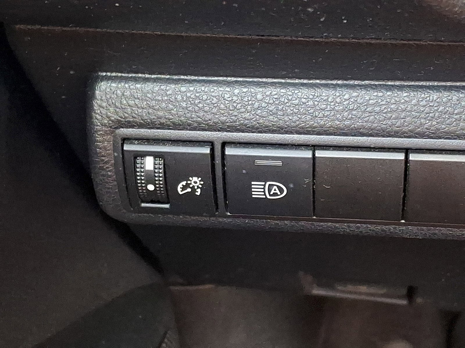 Used 2022 Toyota Corolla LE FWD image 25