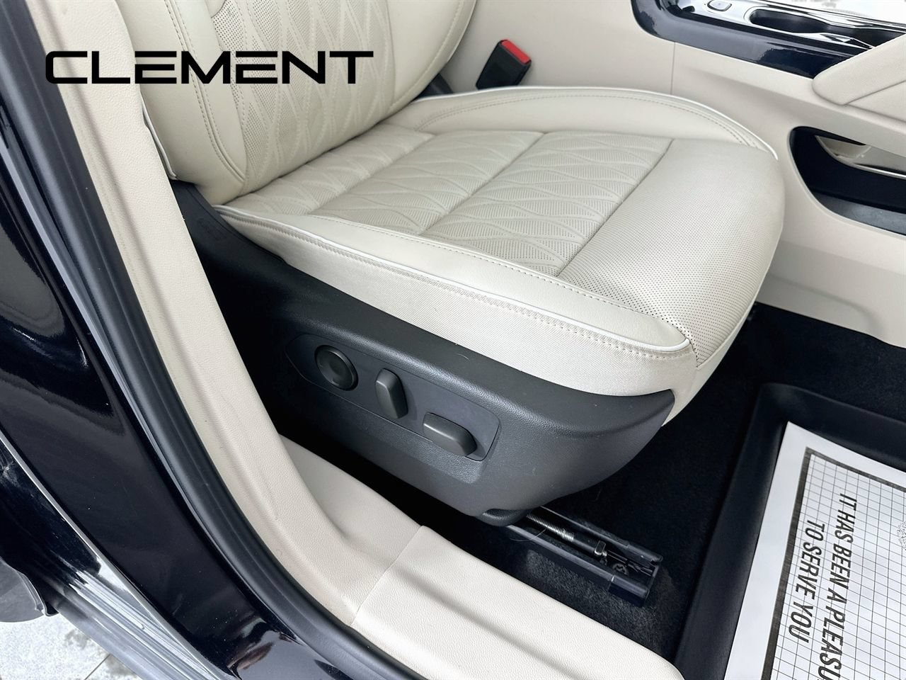 Used 2022 Buick Envision Avenir w/ Technology Package II AWD/4WD image 35