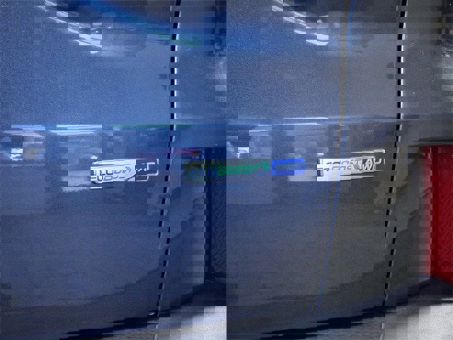 Certified 2020 Ford Escape Titanium image 9