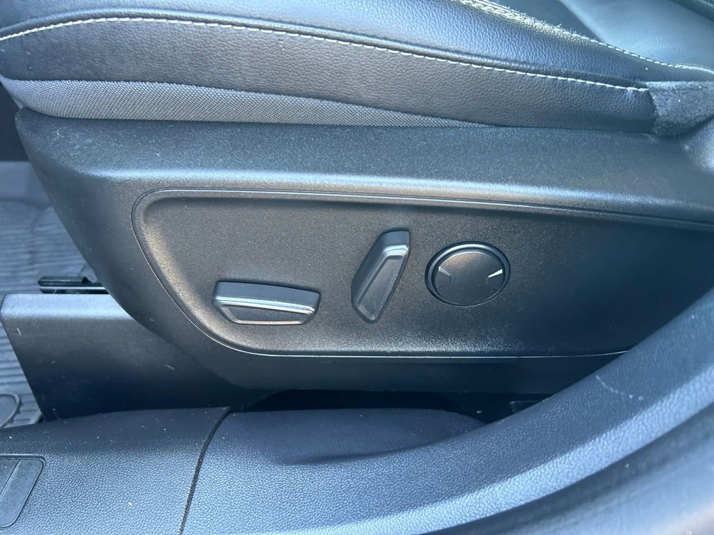 Certified 2022 Ford Escape Titanium w/ Class II Trailer Tow Package image 17