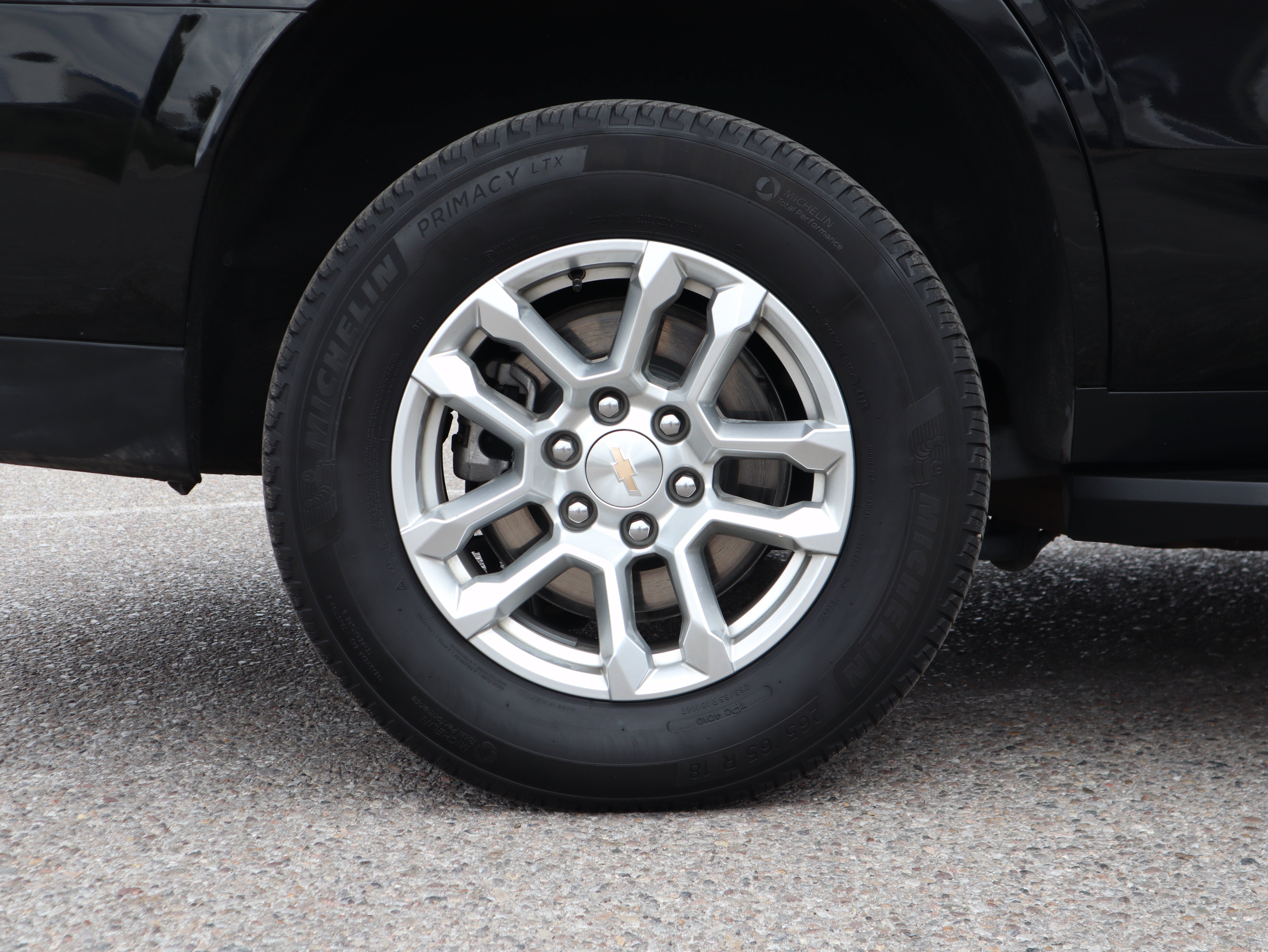Used 2025 Chevrolet Tahoe LT RWD image 12