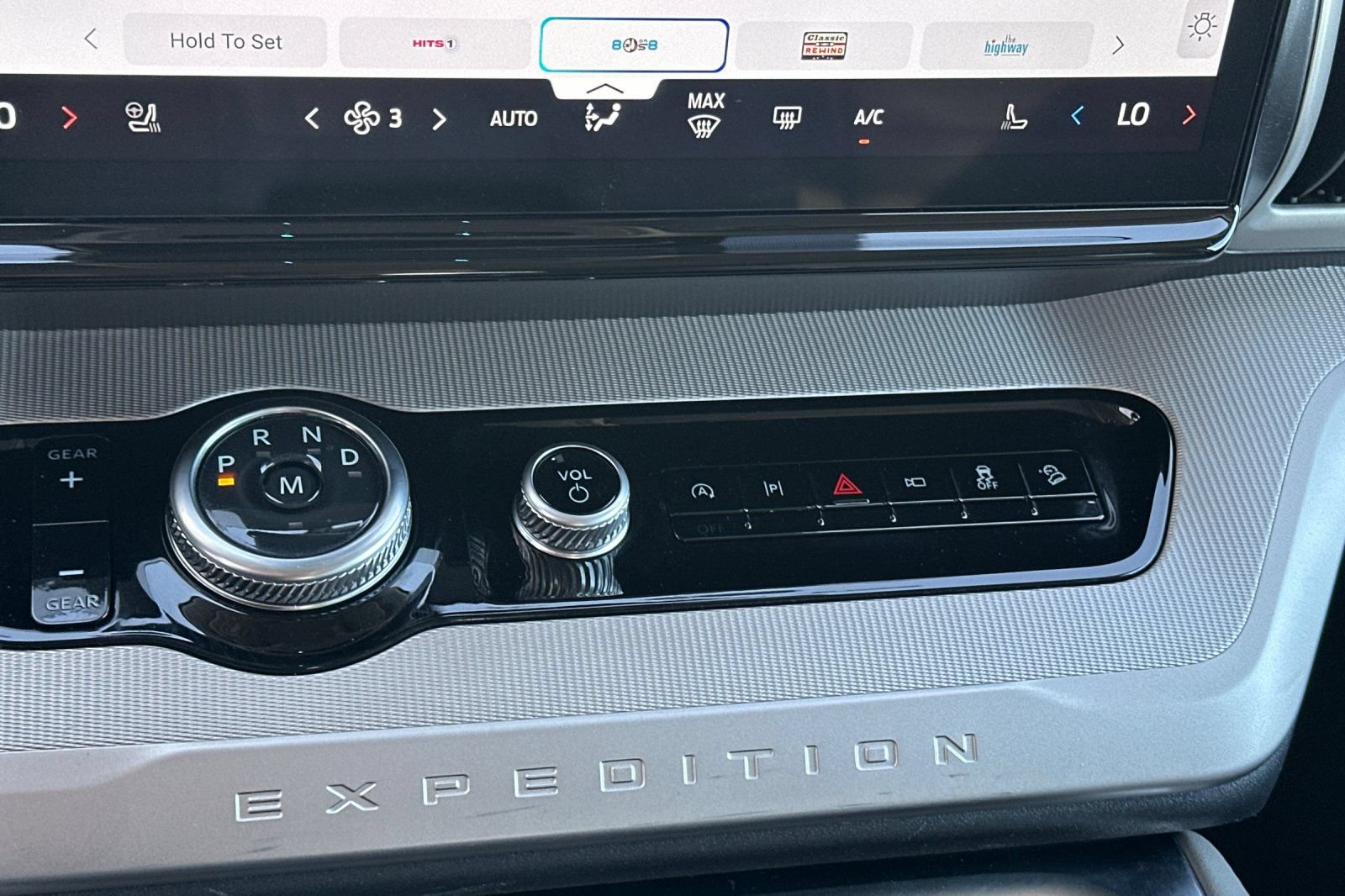 Certified 2025 Ford Expedition Active AWD/4WD image 22