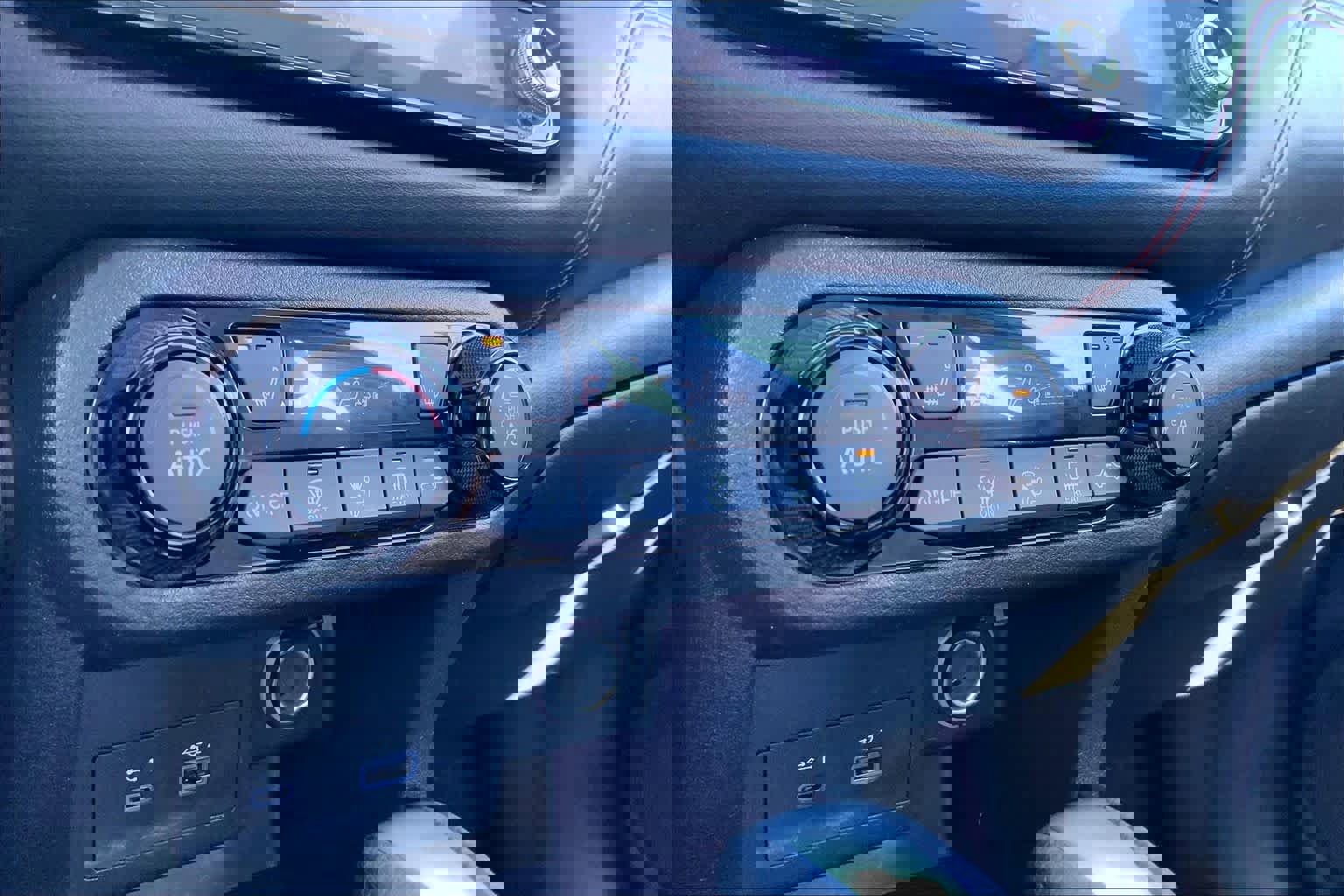 Used 2023 Nissan Kicks SR w/ SR Premium Package image 34