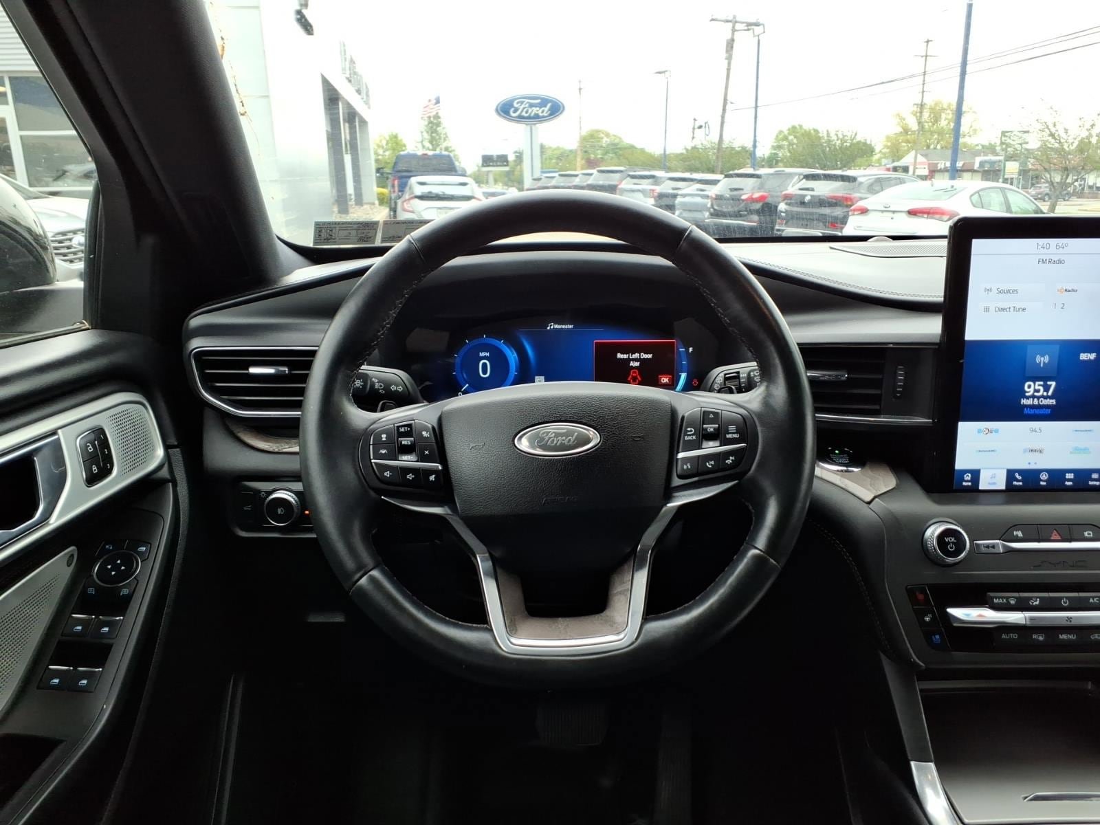 Certified 2020 Ford Explorer Platinum w/ Premium Technology Package AWD/4WD image 15