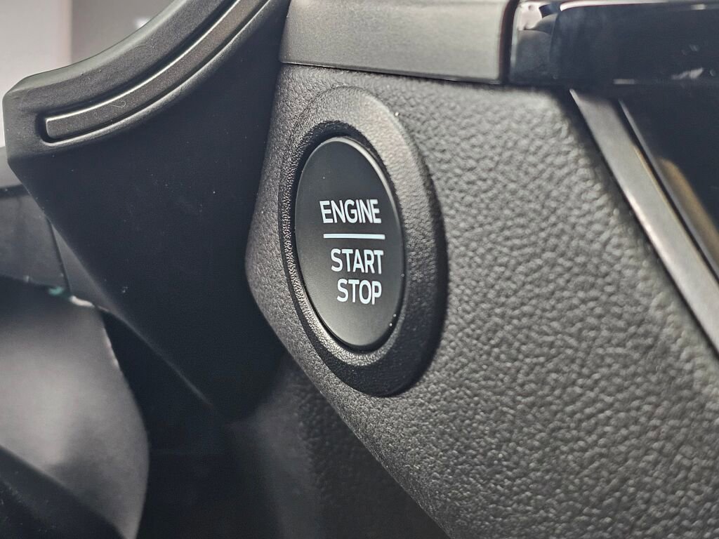 Certified 2025 Ford Escape Active AWD/4WD image 29