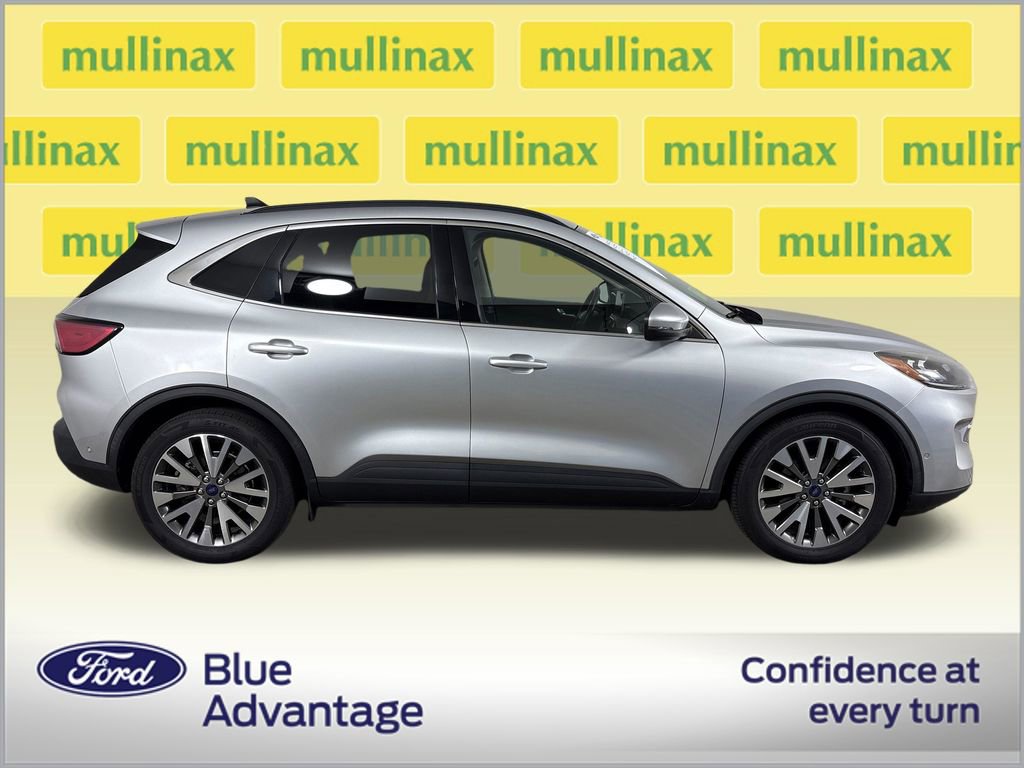 Certified 2020 Ford Escape Titanium FWD image 2