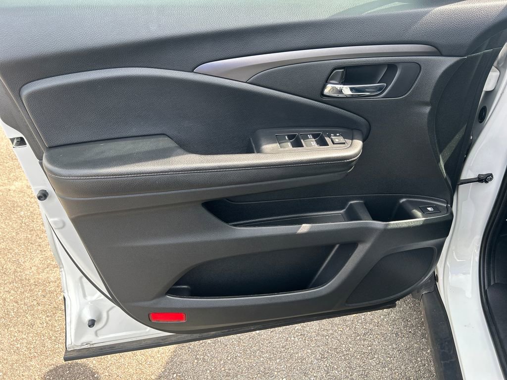 Used 2019 Honda Ridgeline Sport image 16