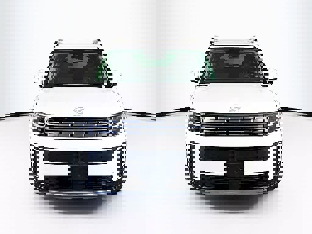 Used 2025 Hyundai Santa Fe SEL image 8