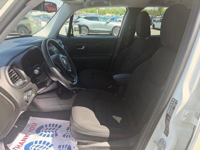 Used 2017 Jeep Renegade Altitude AWD/4WD image 11