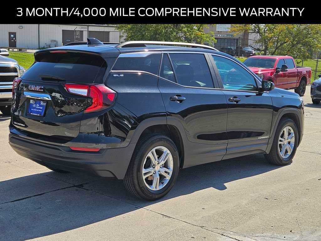 Used 2023 GMC Terrain SLE w/ Driver Convenience Package FWD image 4