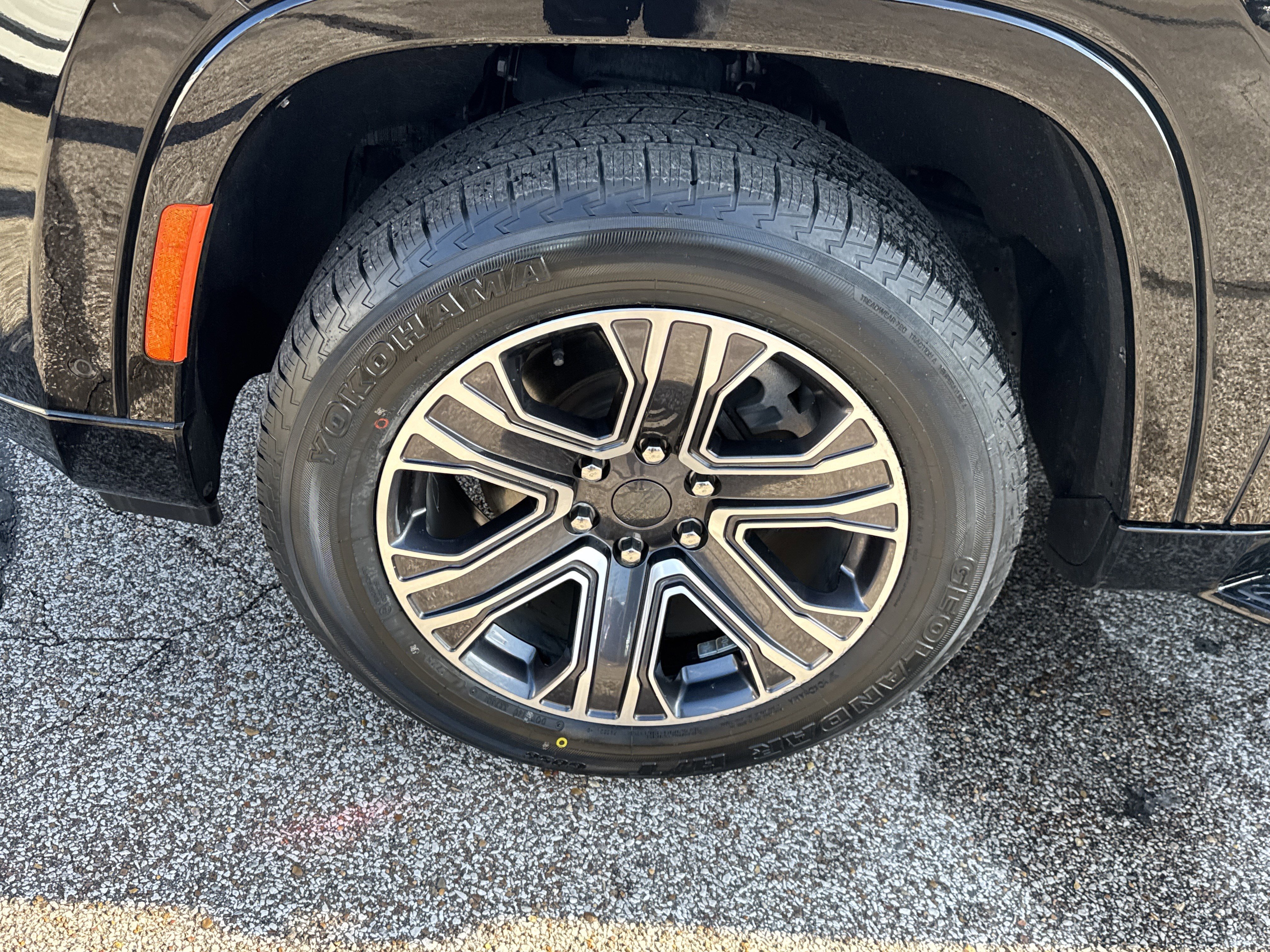 Used 2023 Jeep Wagoneer BASE w/ Premium Group I image 9