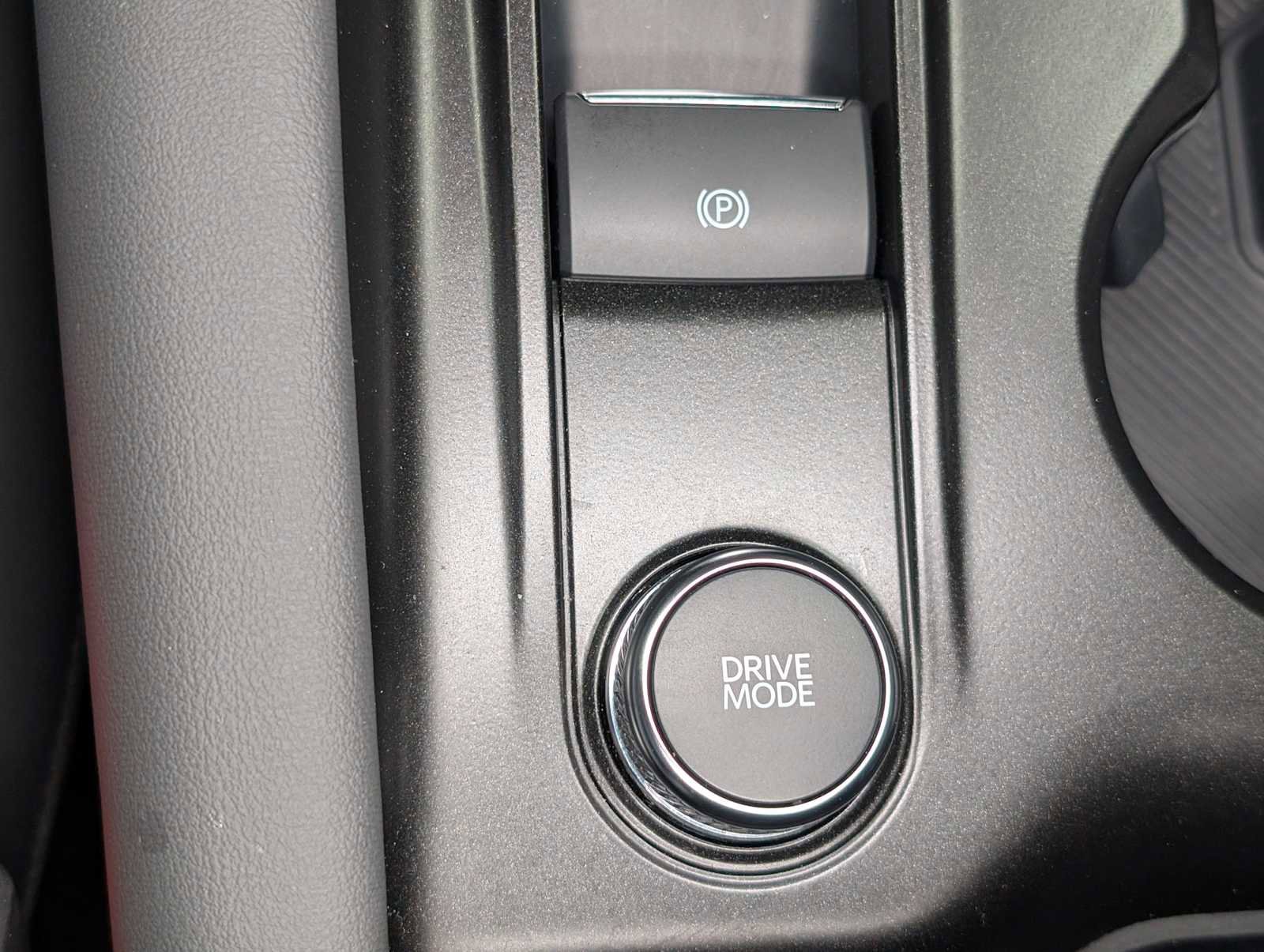 Certified 2025 Ford Explorer Active w/ Active Comfort Package image 29