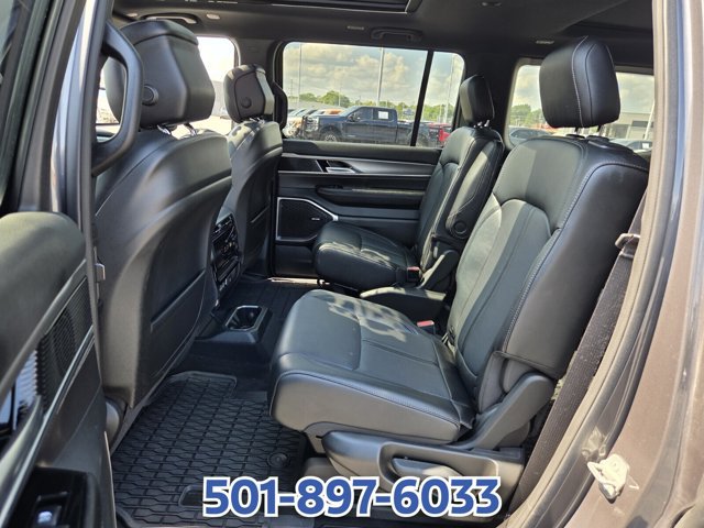 Used 2024 Jeep Wagoneer Series II AWD/4WD image 10