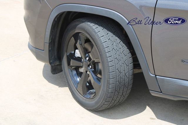 Used 2021 Jeep Cherokee Latitude Plus FWD image 9