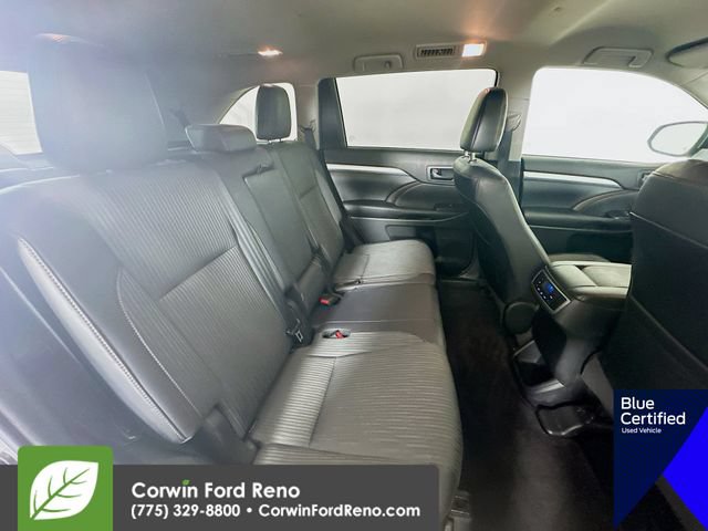 Used 2018 Toyota Highlander Plus w/ Preferred Accessory Package AWD/4WD image 28