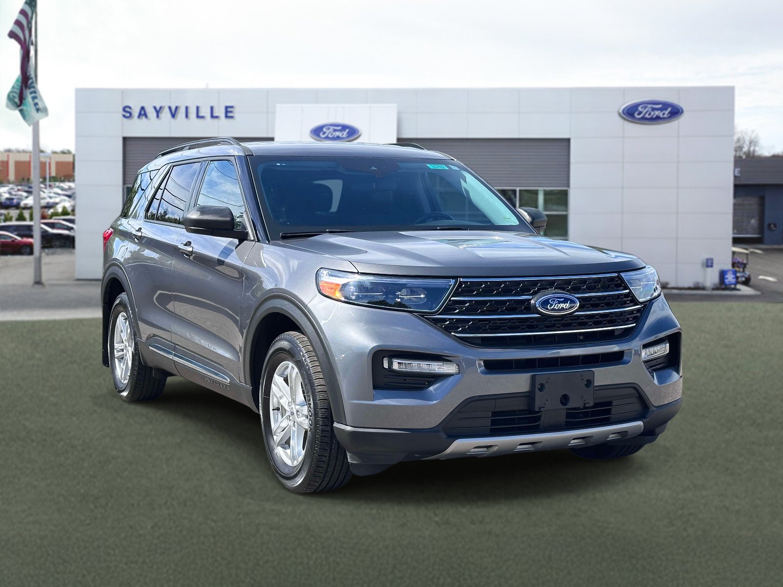 Certified 2023 Ford Explorer XLT w/ Equipment Group 202A AWD/4WD image 6