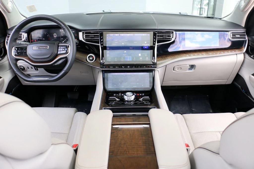 Used 2023 Jeep Grand Wagoneer Series II AWD/4WD image 28