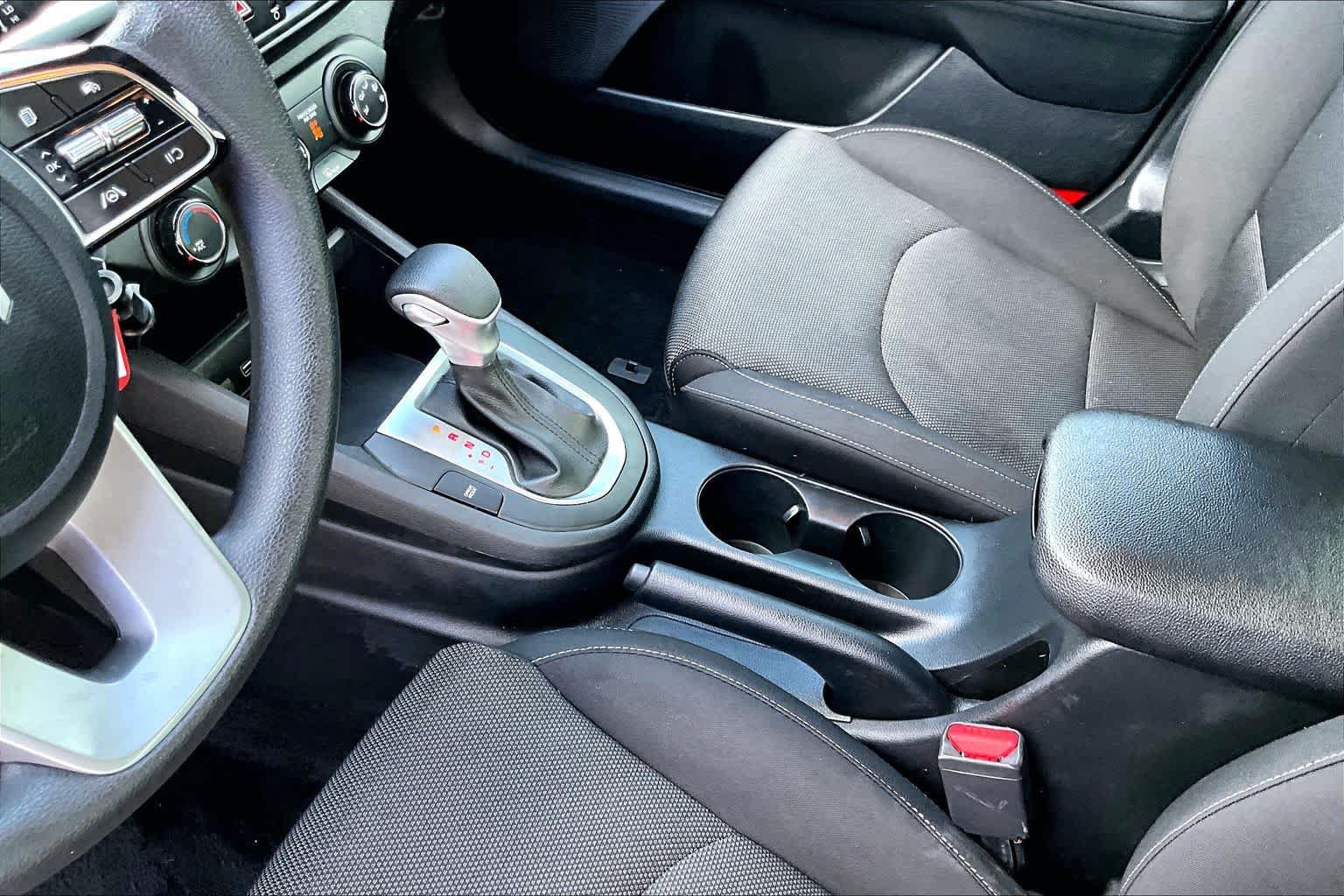 Used 2022 Kia Forte LXS FWD image 17