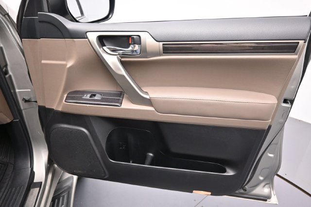 Used 2021 Lexus GX 460 Premium w/ Premium Package AWD/4WD image 39