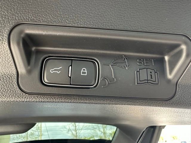 Certified 2022 Ford Explorer XLT w/ Equipment Group 202A image 32