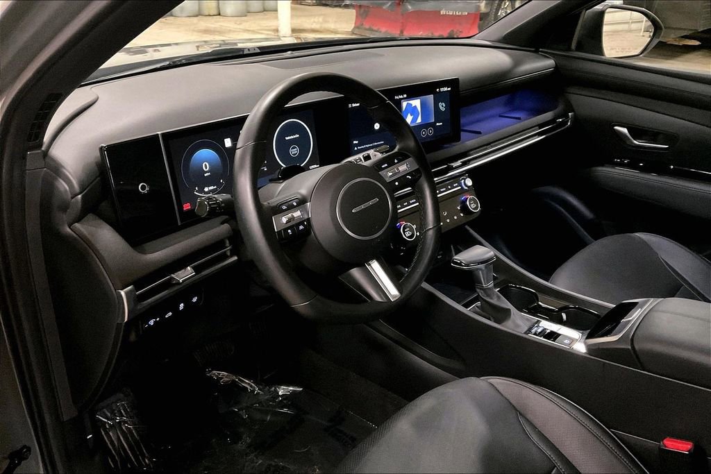Used 2025 Hyundai Santa Cruz Limited image 13