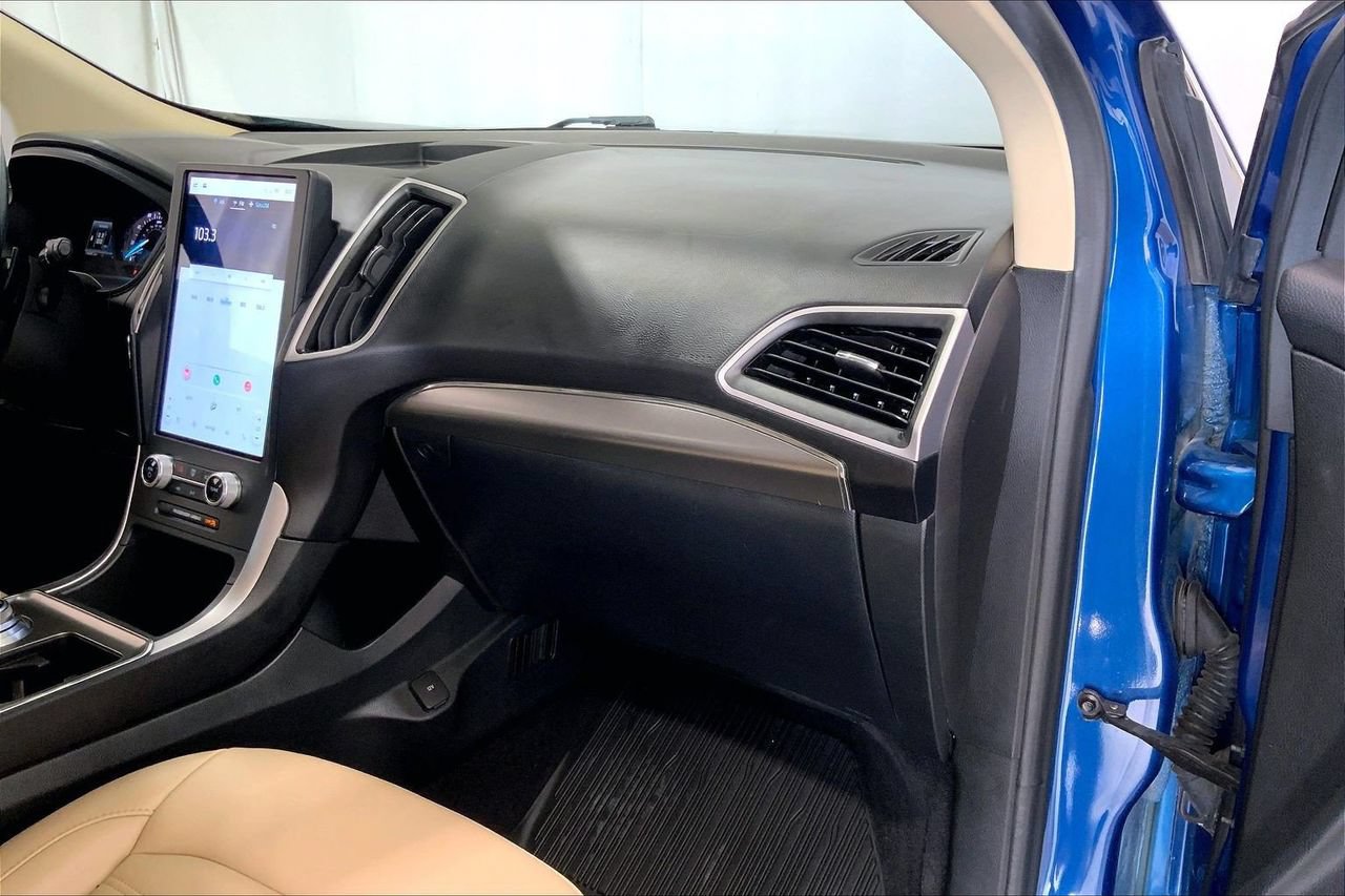 Certified 2022 Ford Edge SEL w/ Convenience Package AWD/4WD image 16