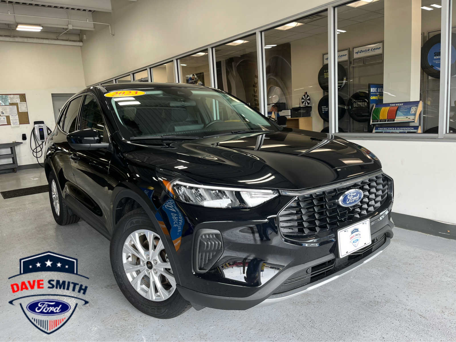 Certified 2023 Ford Escape Active w/ Tech Pack #2 AWD/4WD image 1