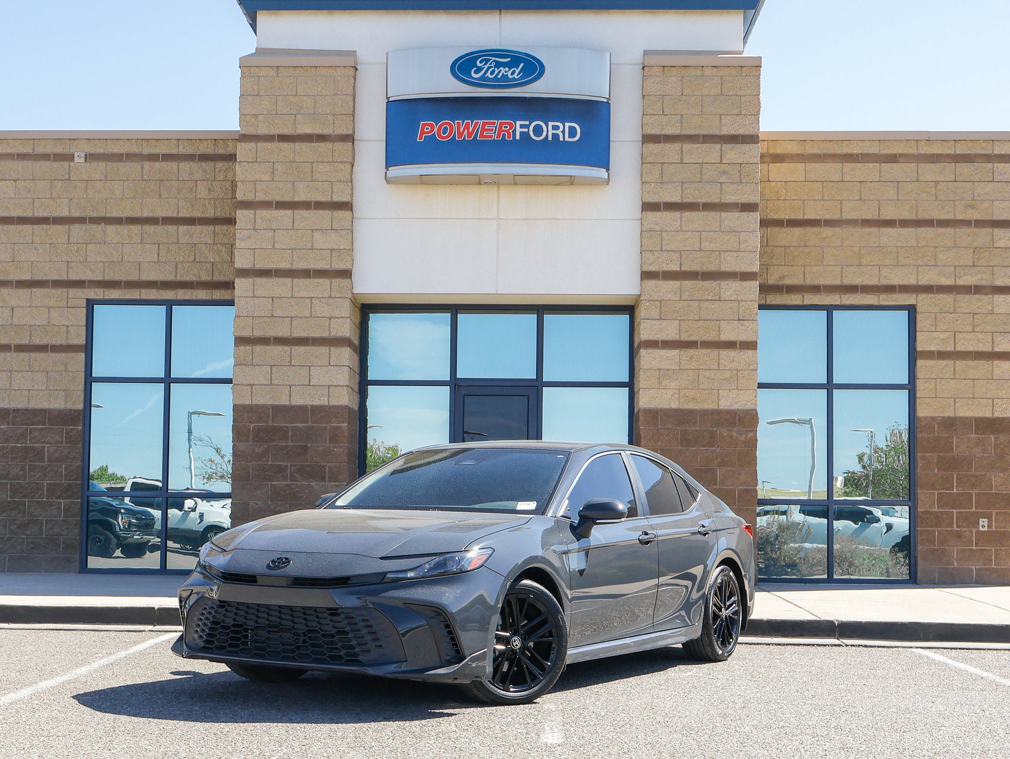 Used 2026 Toyota Camry SE FWD image 2
