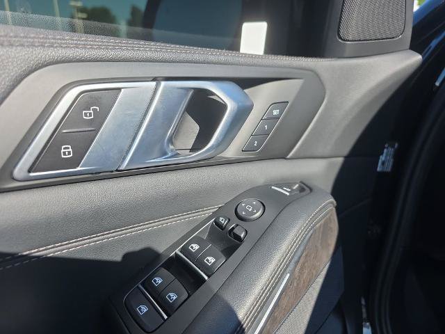 Used 2023 BMW X5 xDrive40i w/ Premium Package AWD/4WD image 21