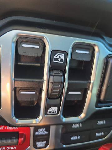 Used 2023 Jeep Wrangler Unlimited Rubicon w/ Cold Weather Group AWD/4WD image 21