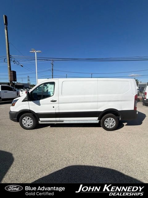 Certified 2025 Ford Transit 250 Low Roof w/ Exterior Upgrade Package RWD image 2